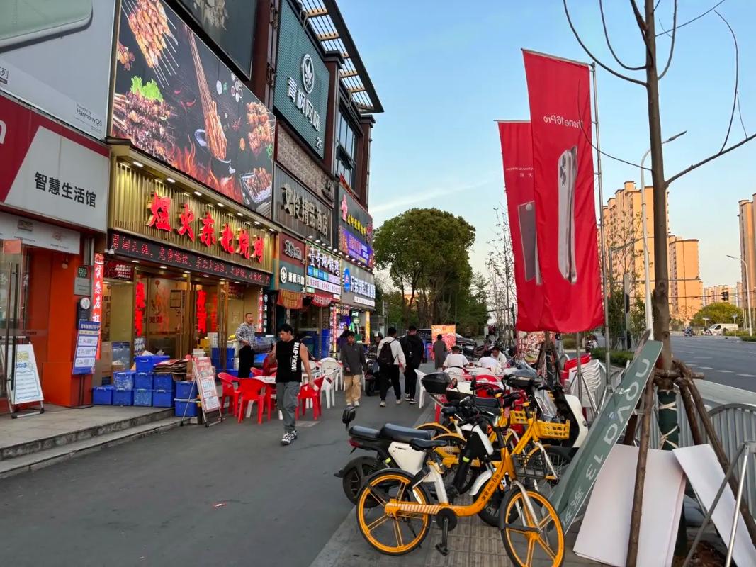 餐饮断层三重奏 200万餐饮人离场 卤煮板前 抹茶宇宙