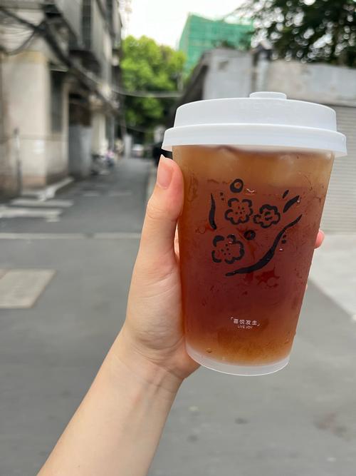 茶饮门店制作现制饮品