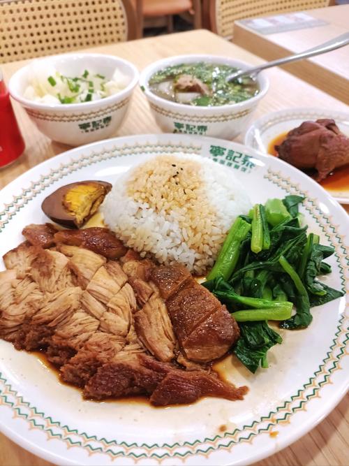 卤味品牌门店堂食场景